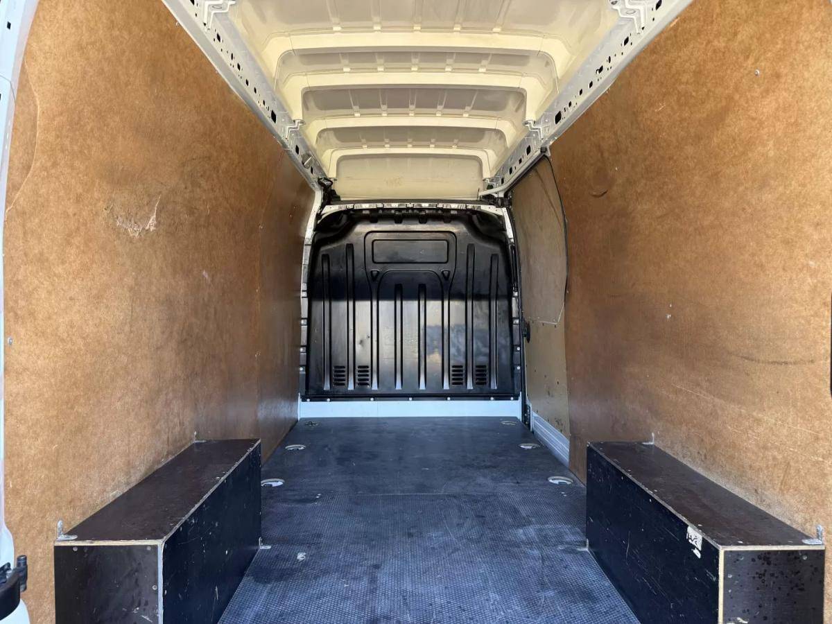 renault-master-2023-diesel-2300cc