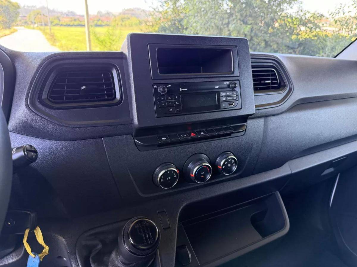 renault-master-2023-diesel-2300cc