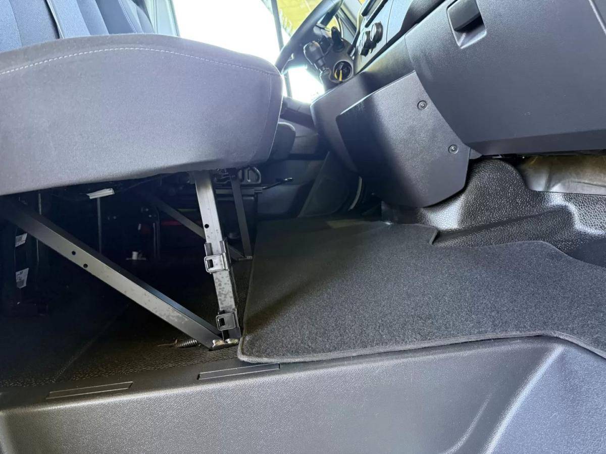 renault-master-2023-diesel-2300cc