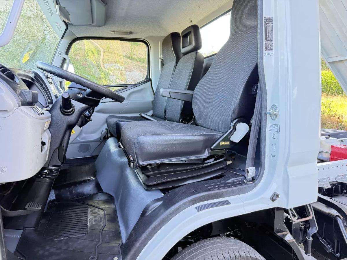 mitsubishi-canter-2023-diesel-2998cc