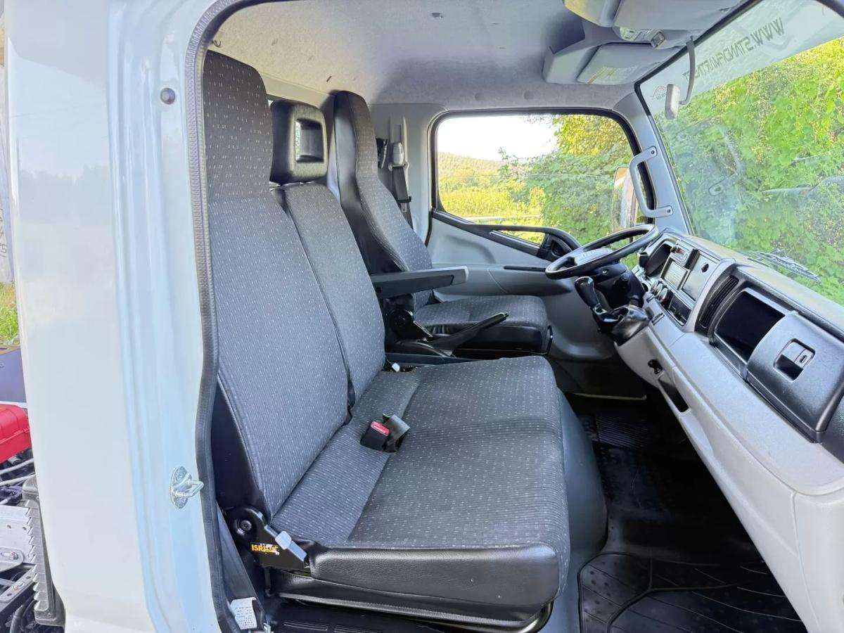 mitsubishi-canter-2023-diesel-2998cc