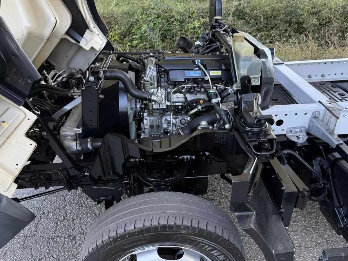 mitsubishi-canter-2023-diesel-2998cc