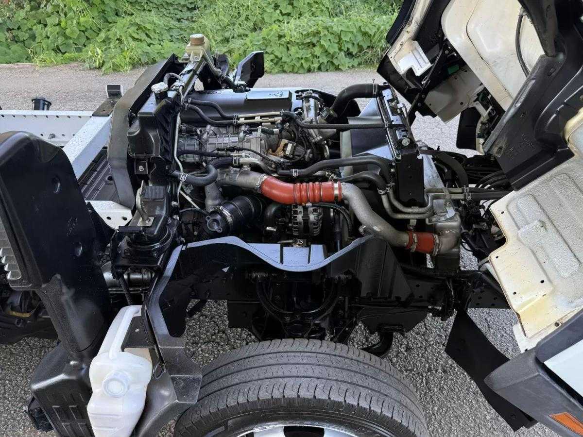 mitsubishi-canter-2023-diesel-2998cc