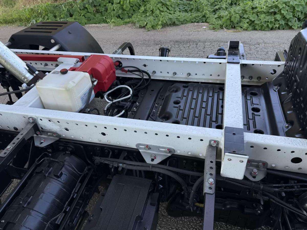 mitsubishi-canter-2023-diesel-2998cc