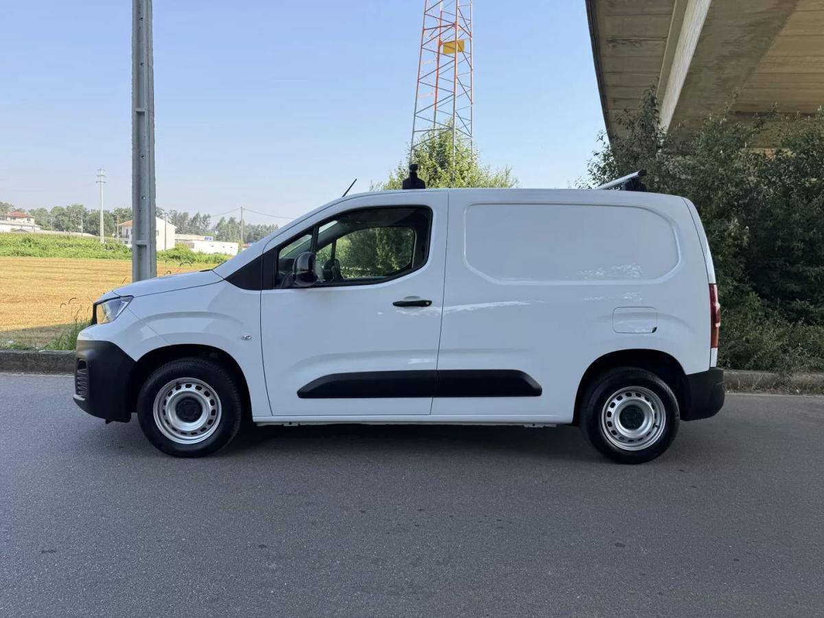 peugeot-partner-2023-diesel-1500cc