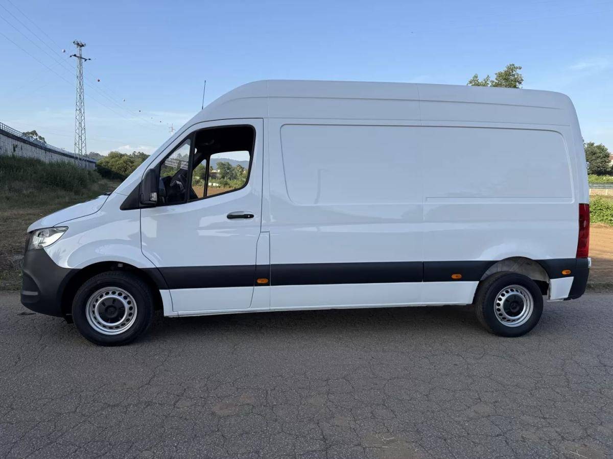mercedes-benz-sprinter-2022-diesel-2000cc
