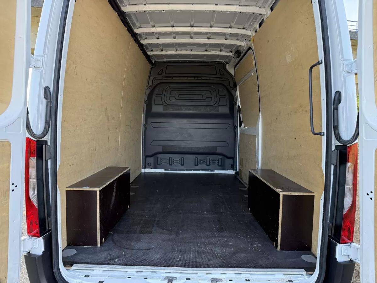 mercedes-benz-sprinter-2022-diesel-2000cc