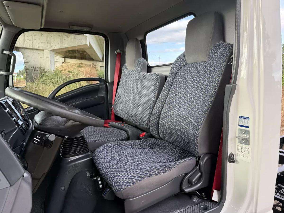 isuzu-nlr-2024-diesel-3000cc