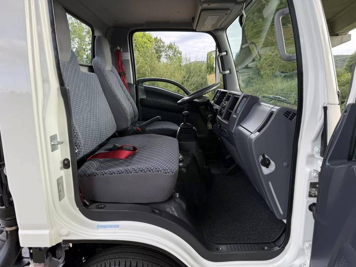 isuzu-nlr-2024-diesel-3000cc