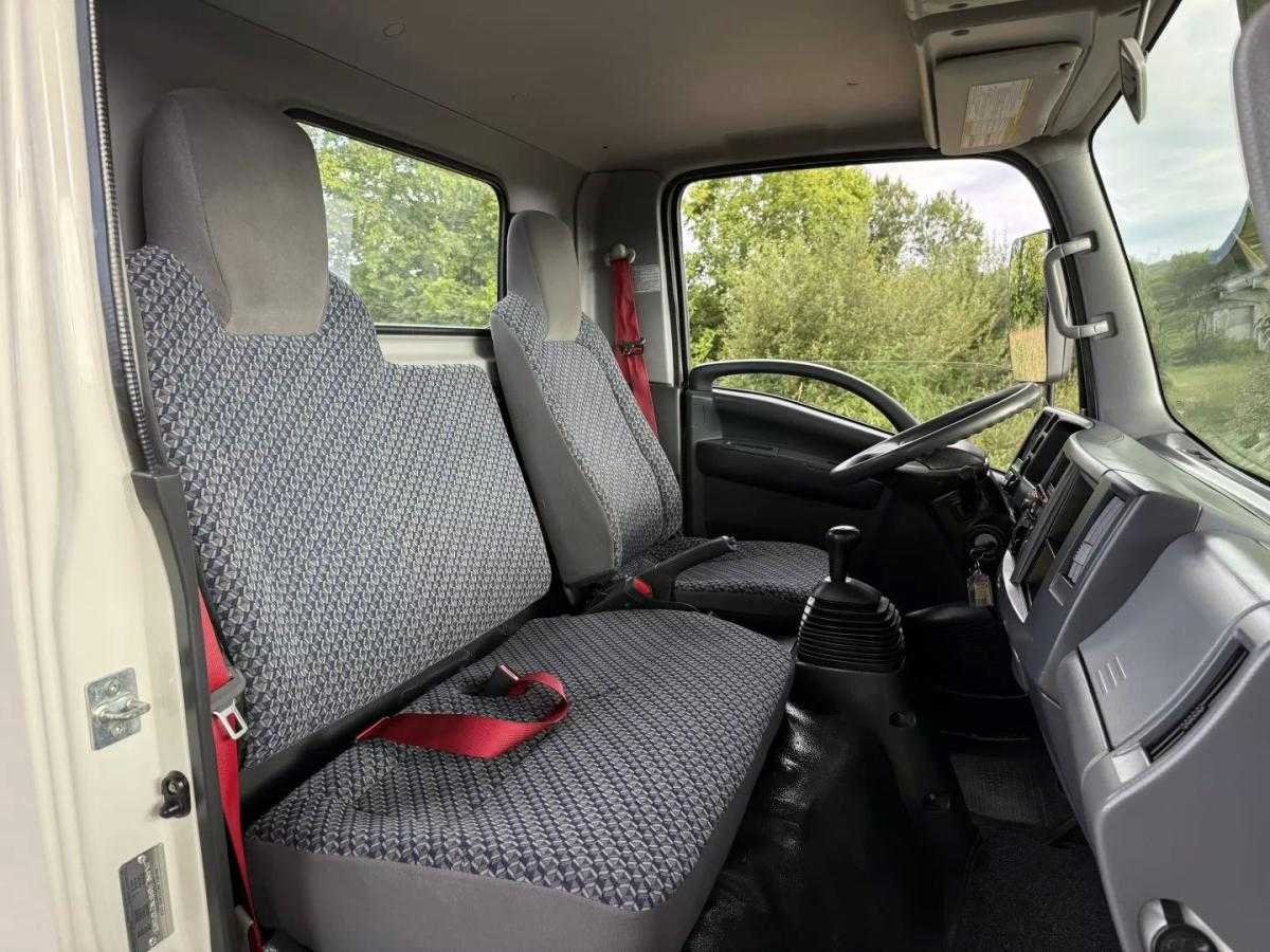 isuzu-nlr-2024-diesel-3000cc