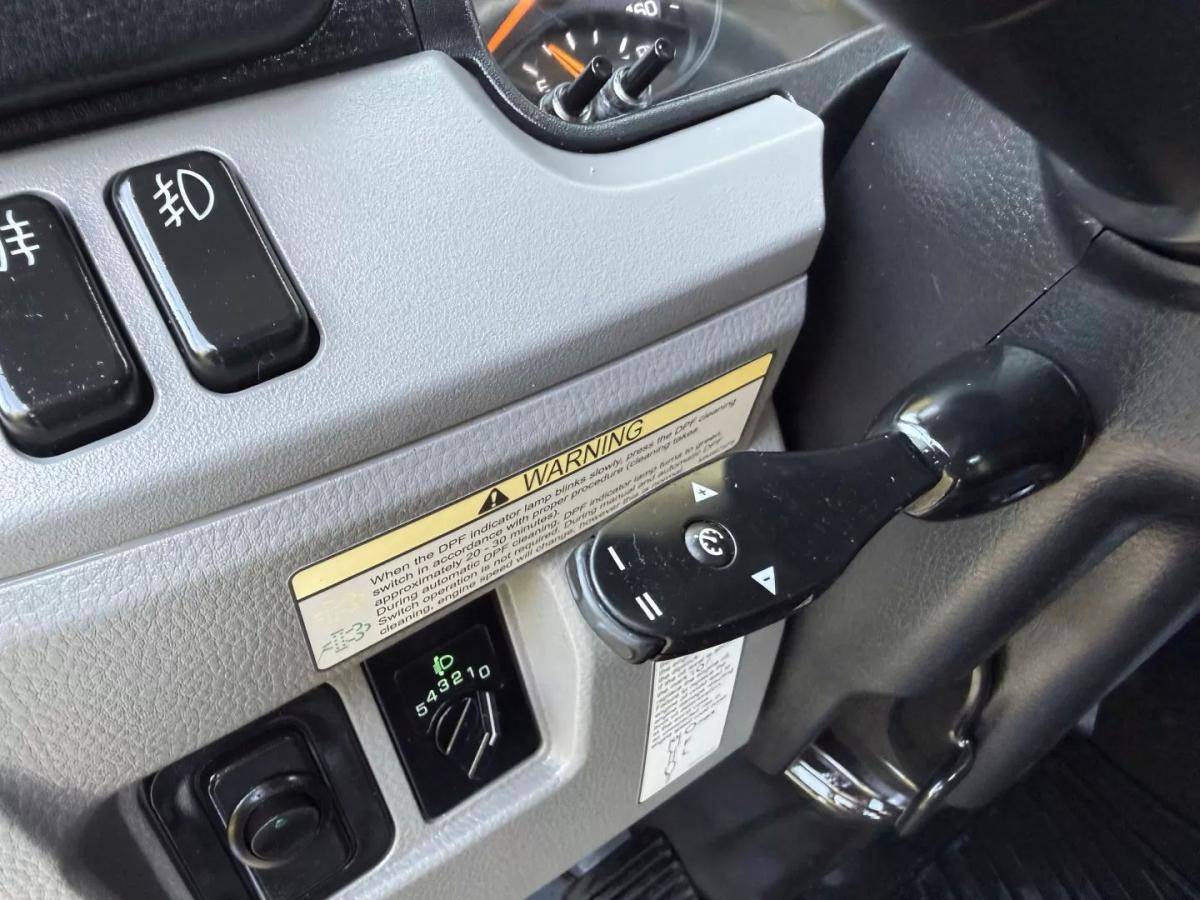 mitsubishi-canter-2022-diesel-3000cc