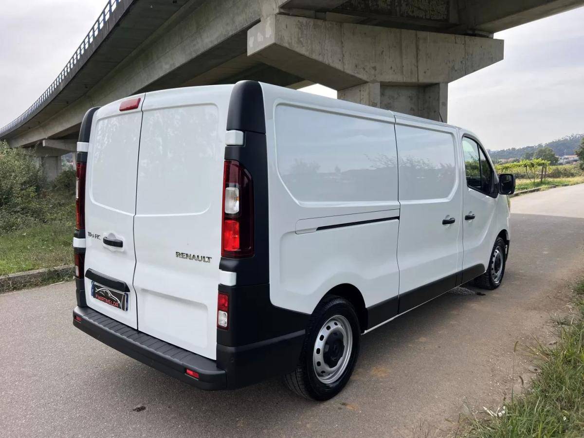 renault-trafic-2022-diesel-2000cc