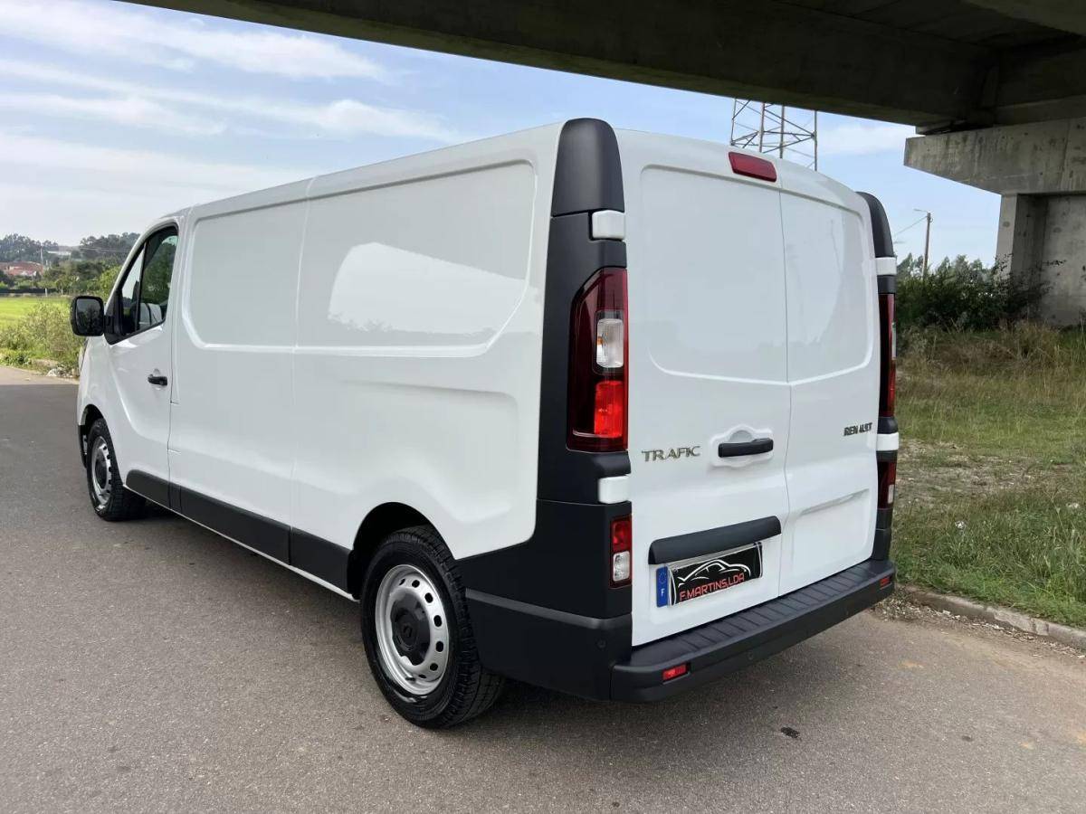 renault-trafic-2022-diesel-2000cc
