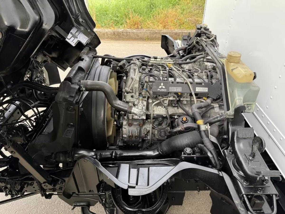 mitsubishi-canter-2013-diesel-3000cc