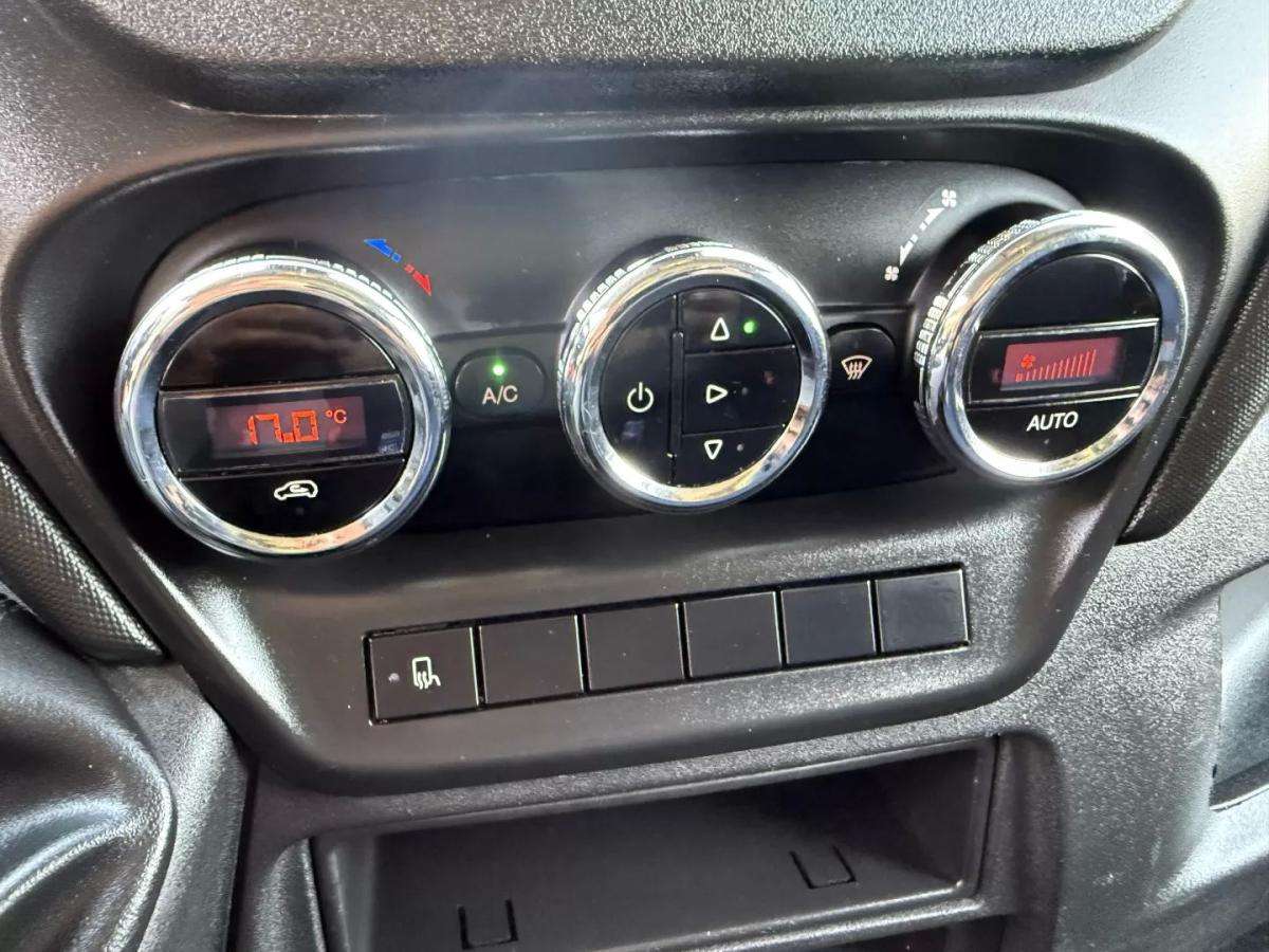 iveco-daily-2019-diesel-2300cc
