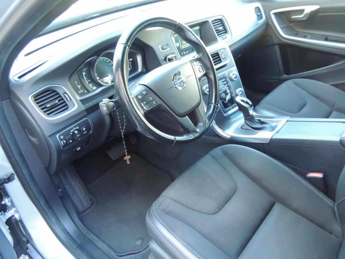 volvo-v60-d3-2-0-2015-diesel-1984cc