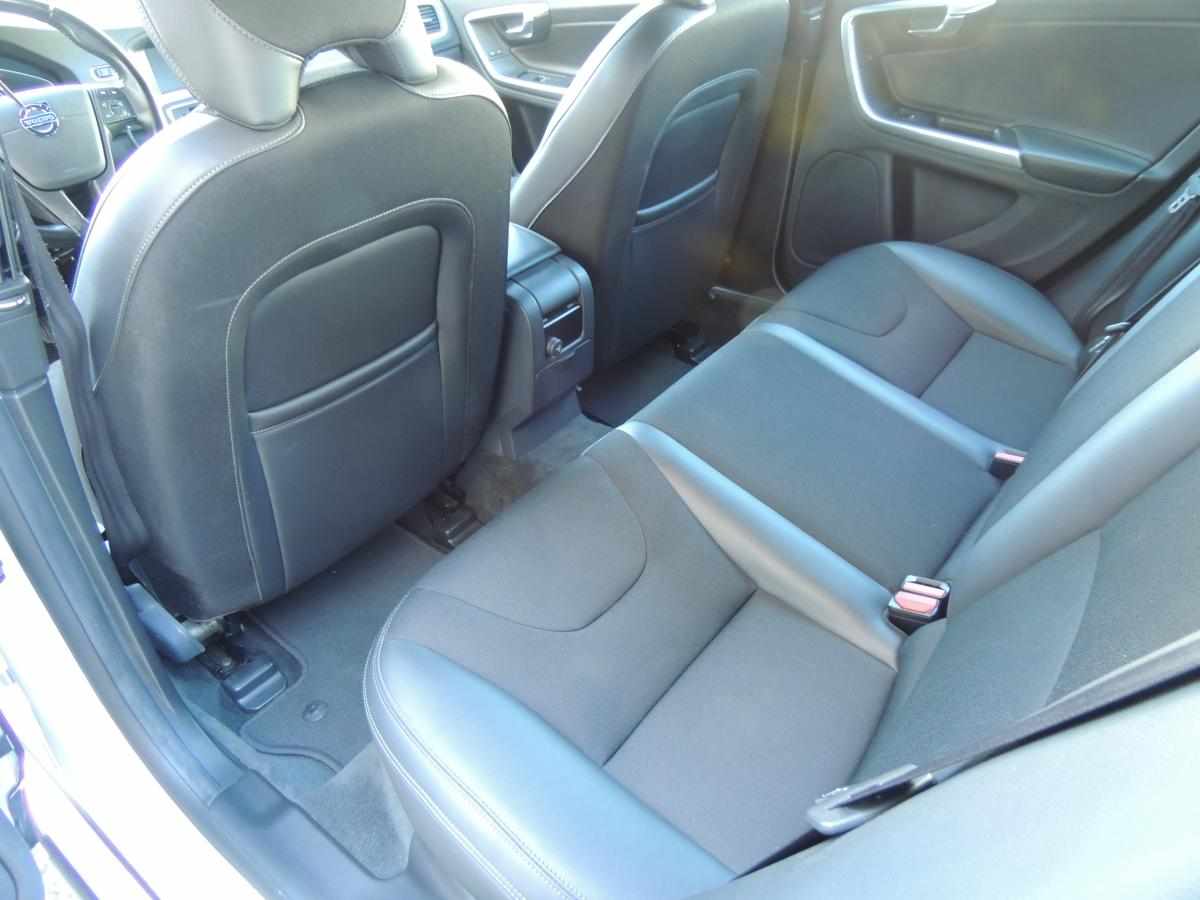 volvo-v60-d3-2-0-2015-diesel-1984cc