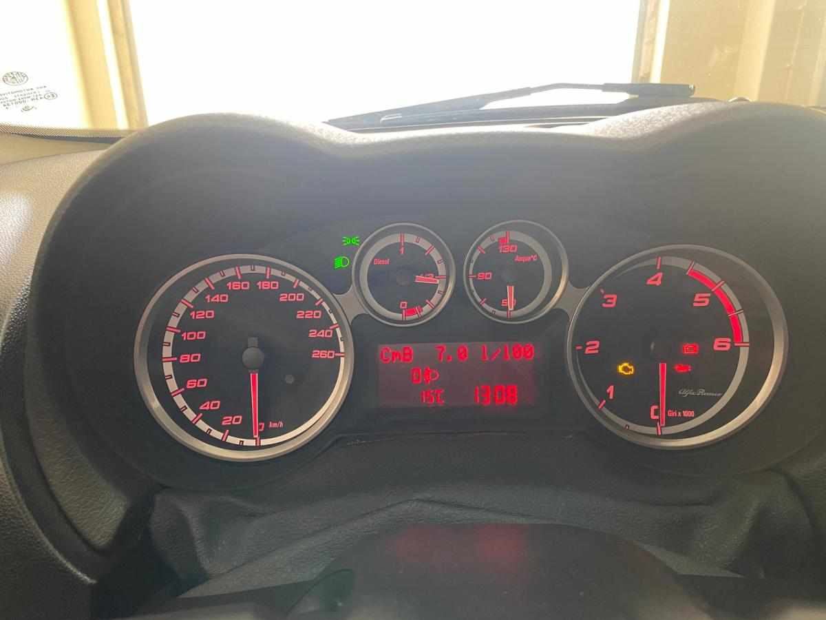 alfa-romeo-mito-1-3-jtdm-16v-2011-diesel-1248cc