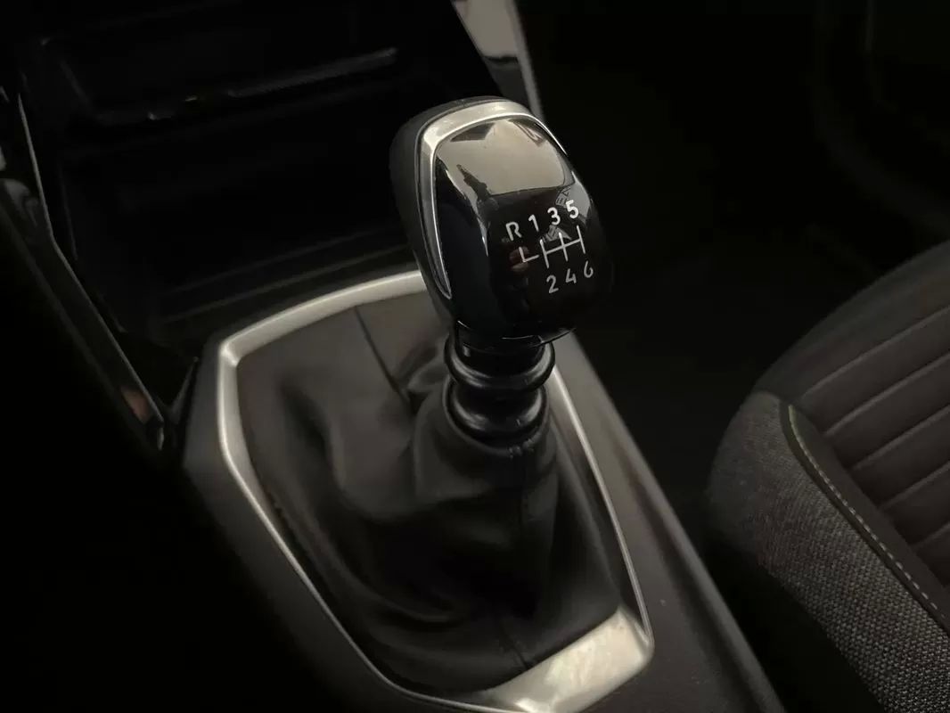 peugeot-208-2024-gasolina-1199cc