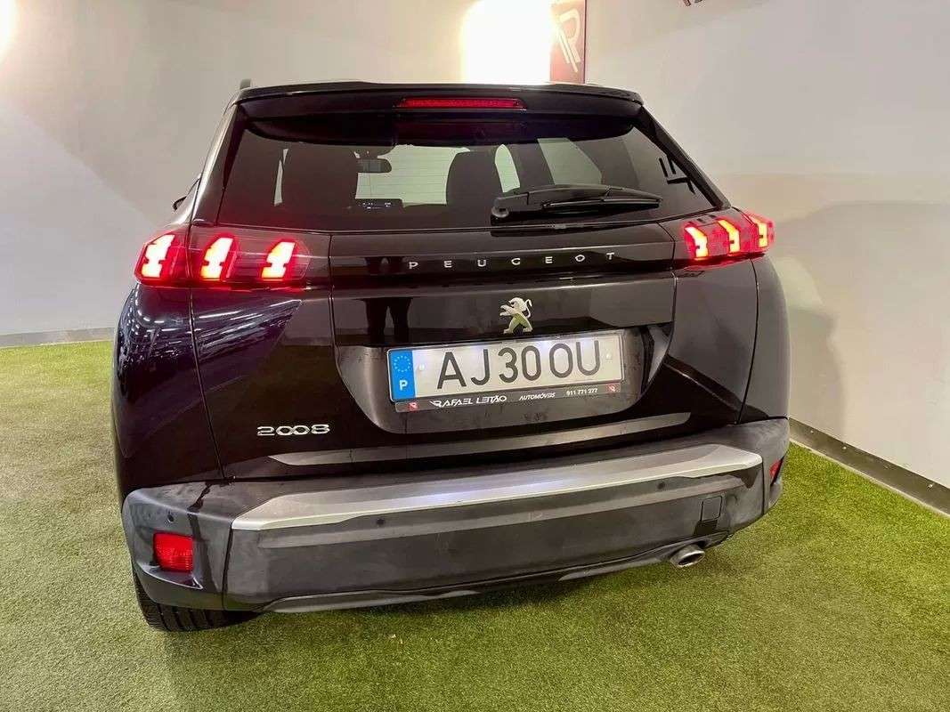 peugeot-2008-2021-diesel-1499cc