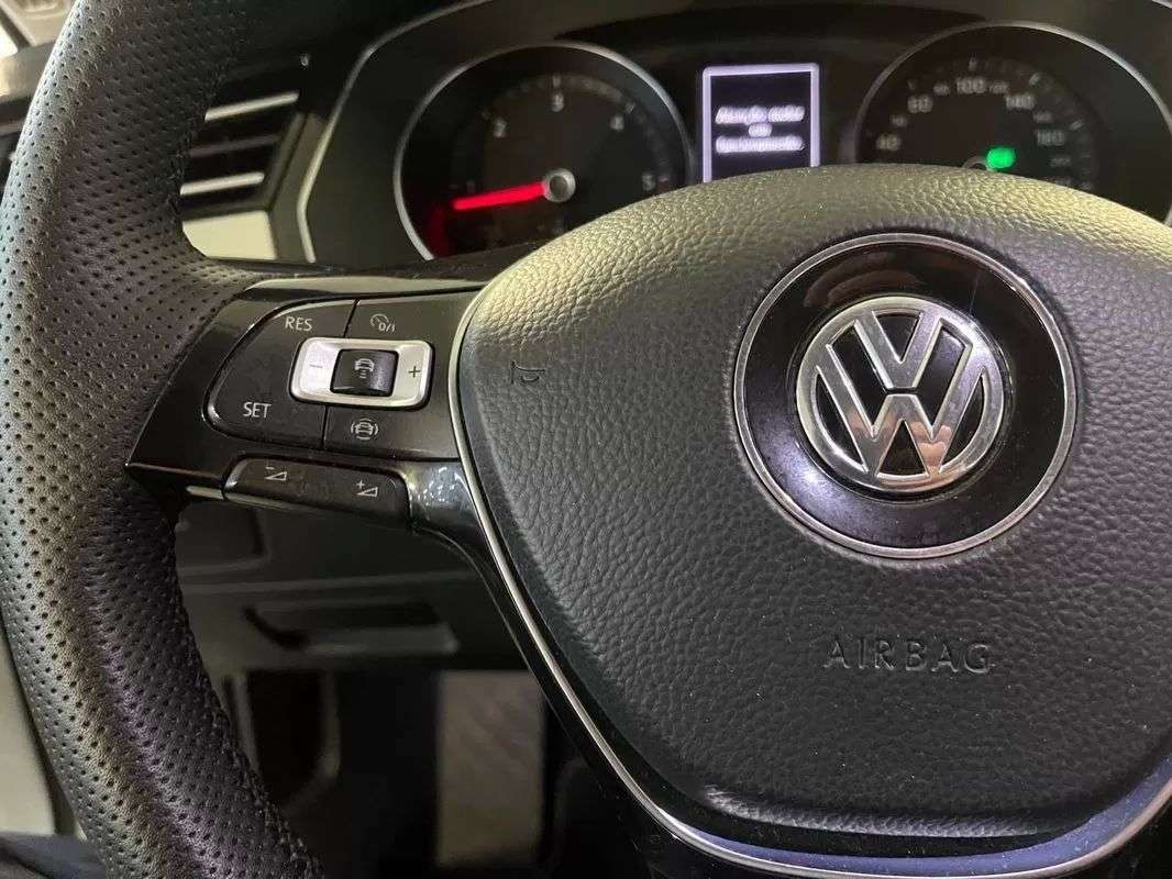 volkswagen-passat-variant-2019-diesel-1968cc