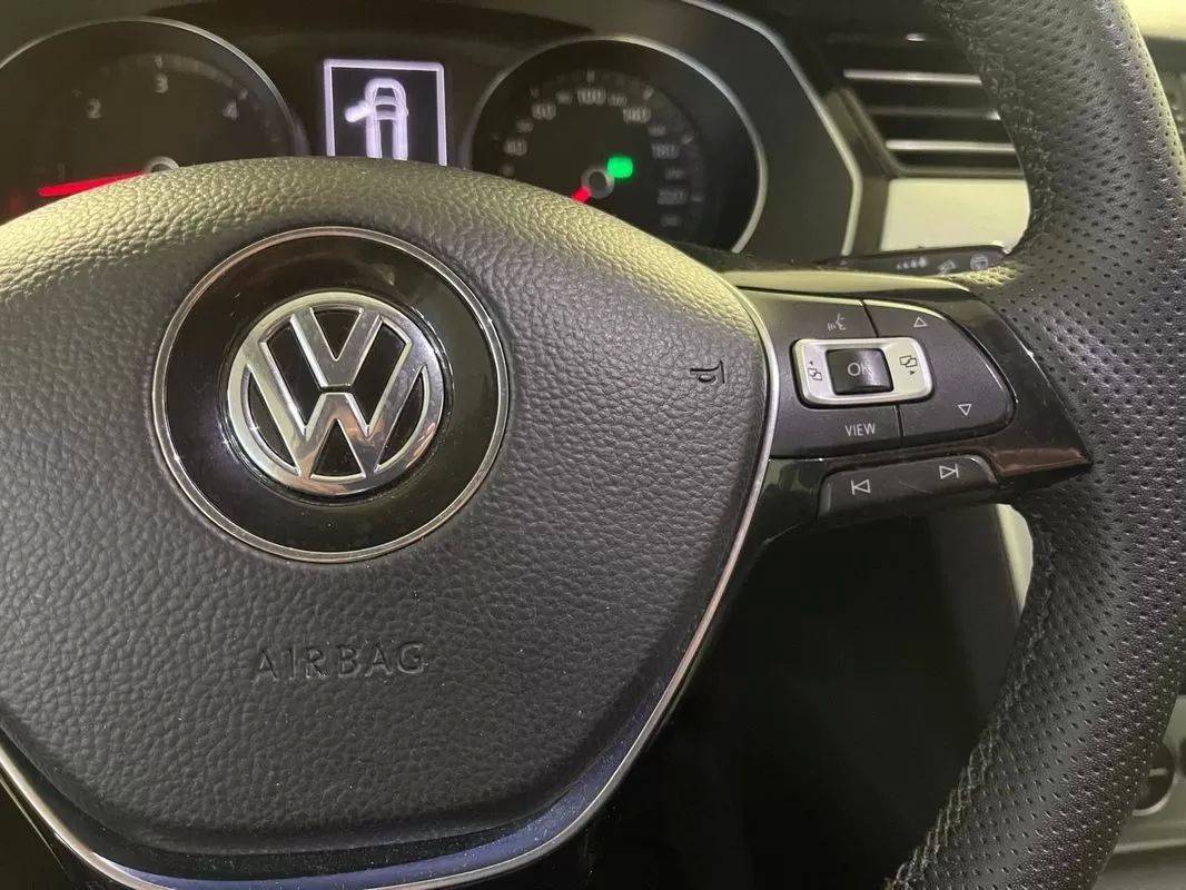 volkswagen-passat-variant-2019-diesel-1968cc