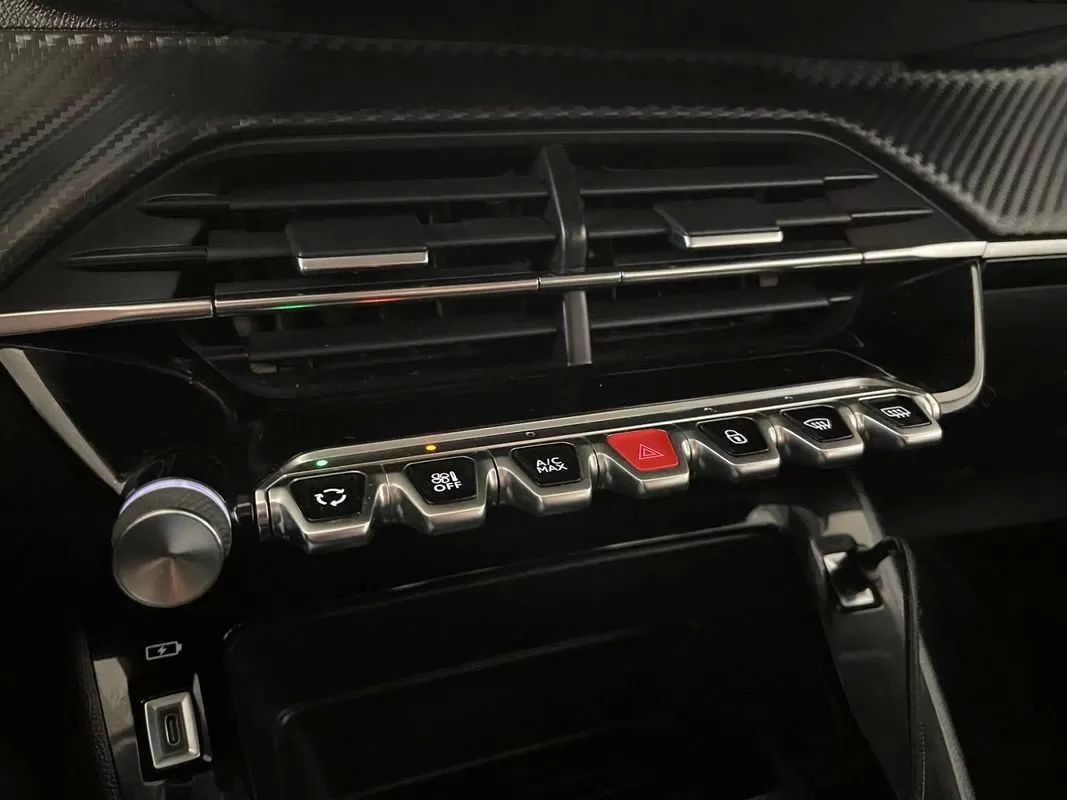 peugeot-208-2022-diesel-1499cc