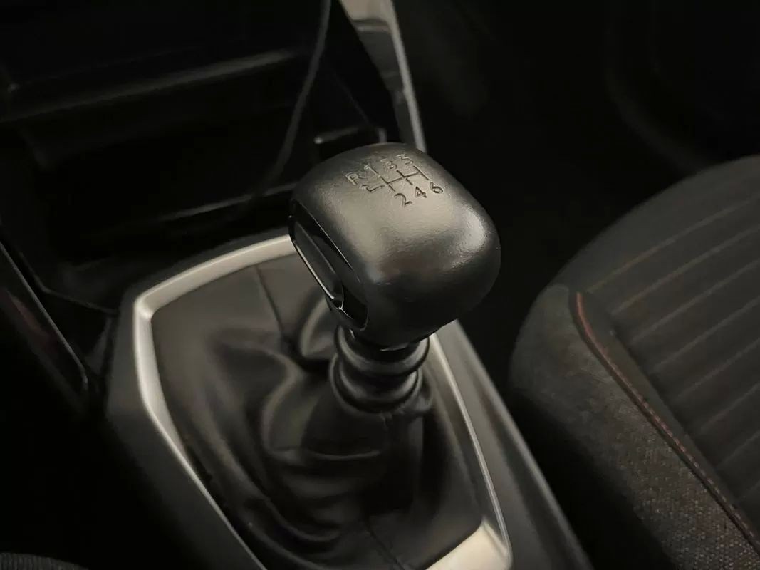 peugeot-208-2022-diesel-1499cc