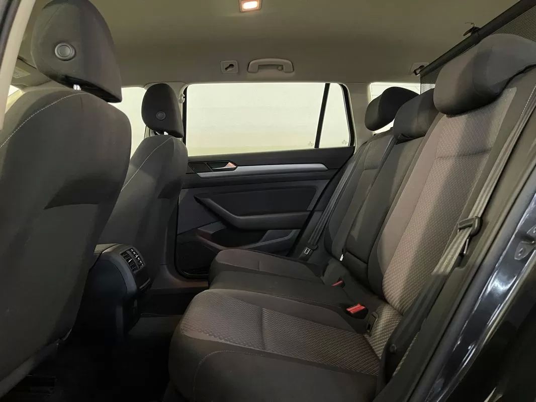 volkswagen-passat-variant-2017-diesel-1598cc