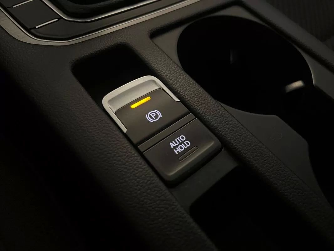 volkswagen-passat-variant-2017-diesel-1598cc
