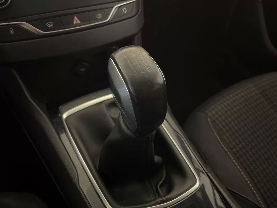peugeot-308-2018-gasolina-1199cc