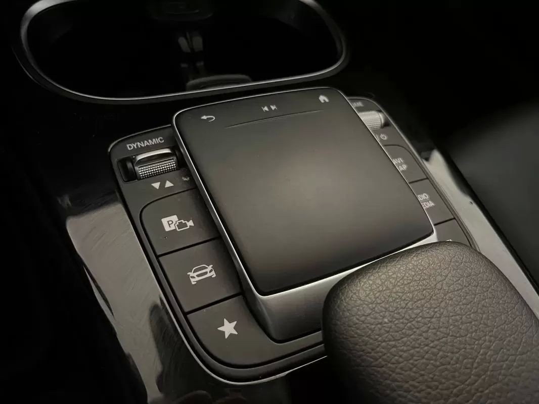 mercedes-benz-cla-2022-hibrido-1332cc