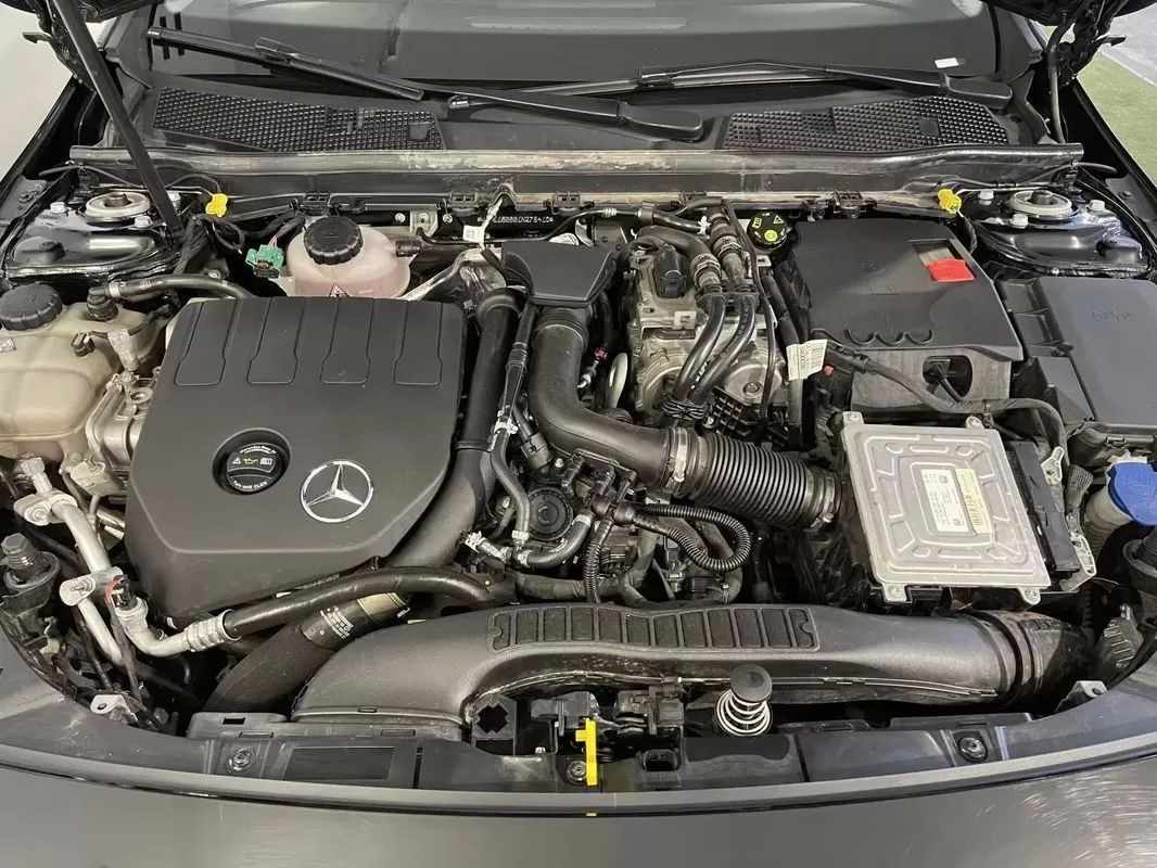 mercedes-benz-cla-2022-hibrido-1332cc