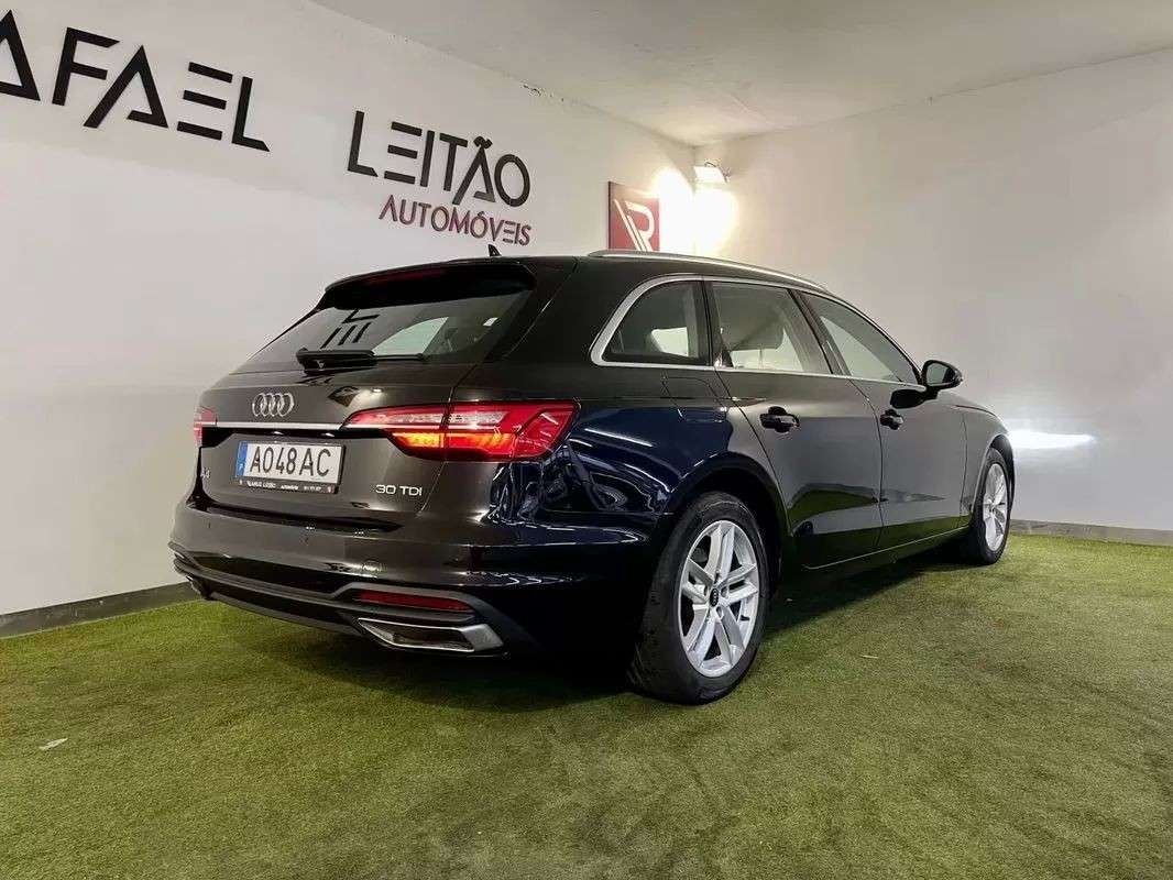 audi-a4-avant-2022-diesel-1968cc