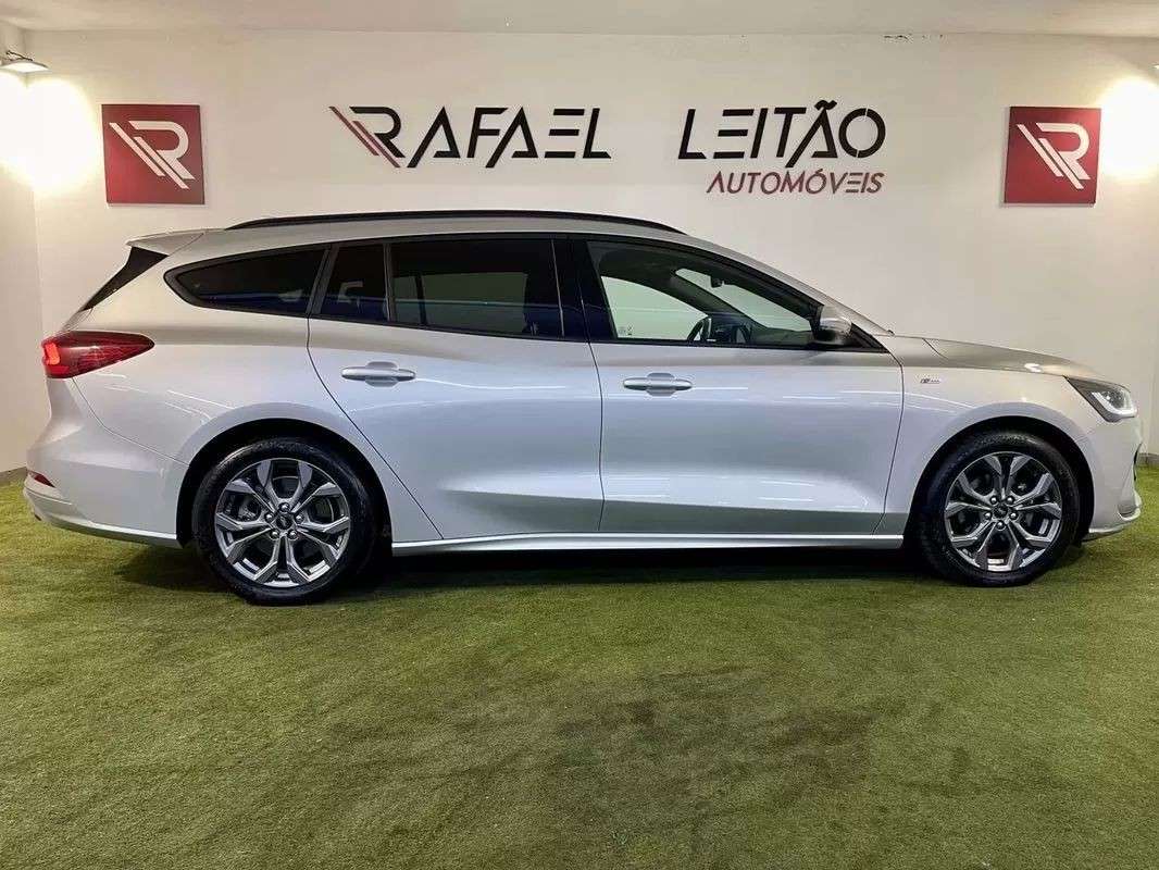 ford-focus-sw-2023-diesel-1499cc
