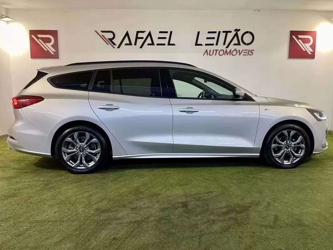 ford-focus-sw-2023-diesel-1499cc