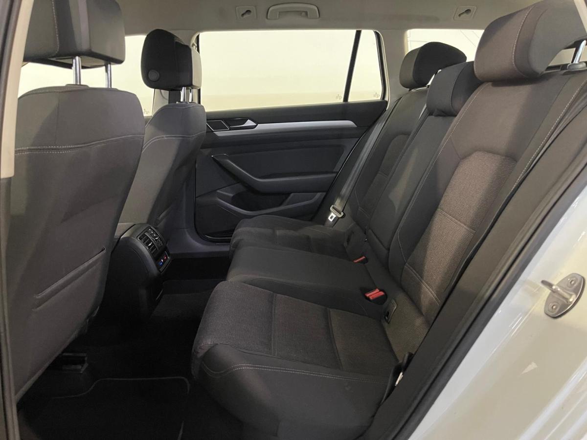 volkswagen-passat-variant-2019-diesel-1968cc