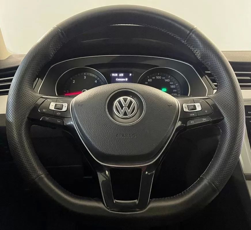 volkswagen-passat-variant-2019-diesel-1968cc