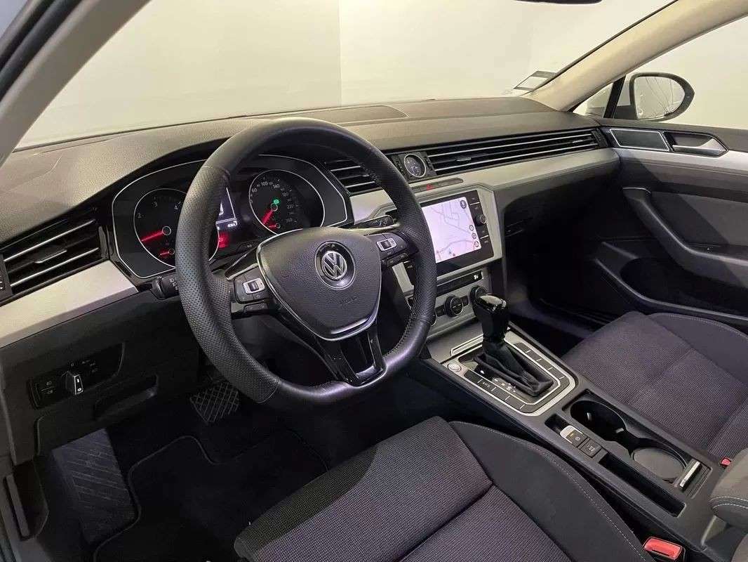 volkswagen-passat-variant-2019-diesel-1968cc