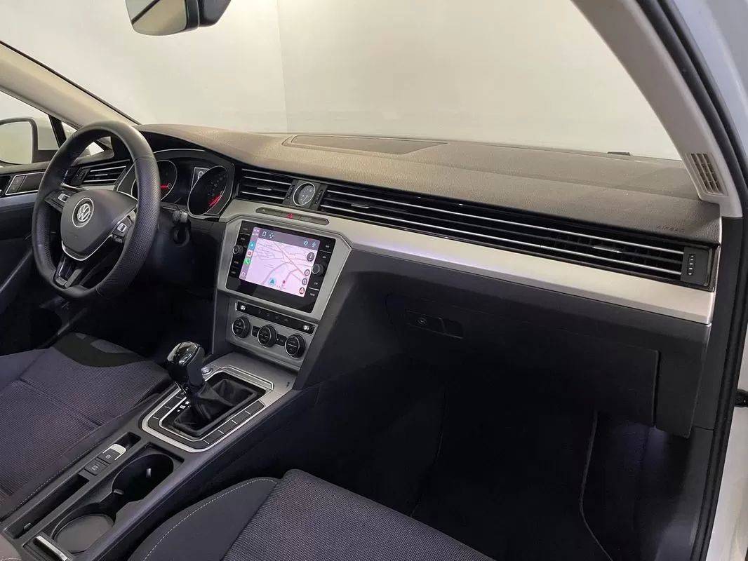 volkswagen-passat-variant-2019-diesel-1968cc