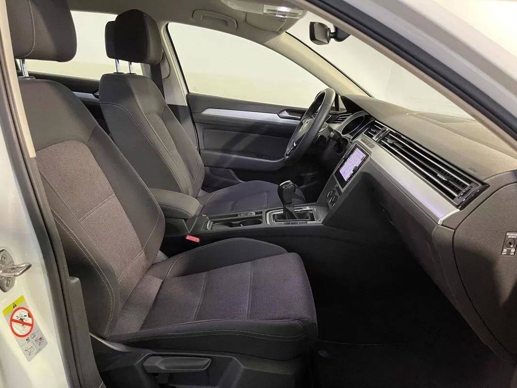 volkswagen-passat-variant-2019-diesel-1968cc