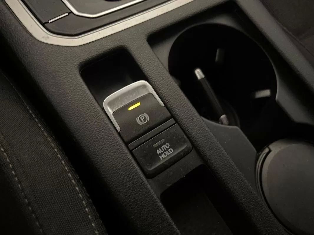 volkswagen-passat-variant-2019-diesel-1968cc