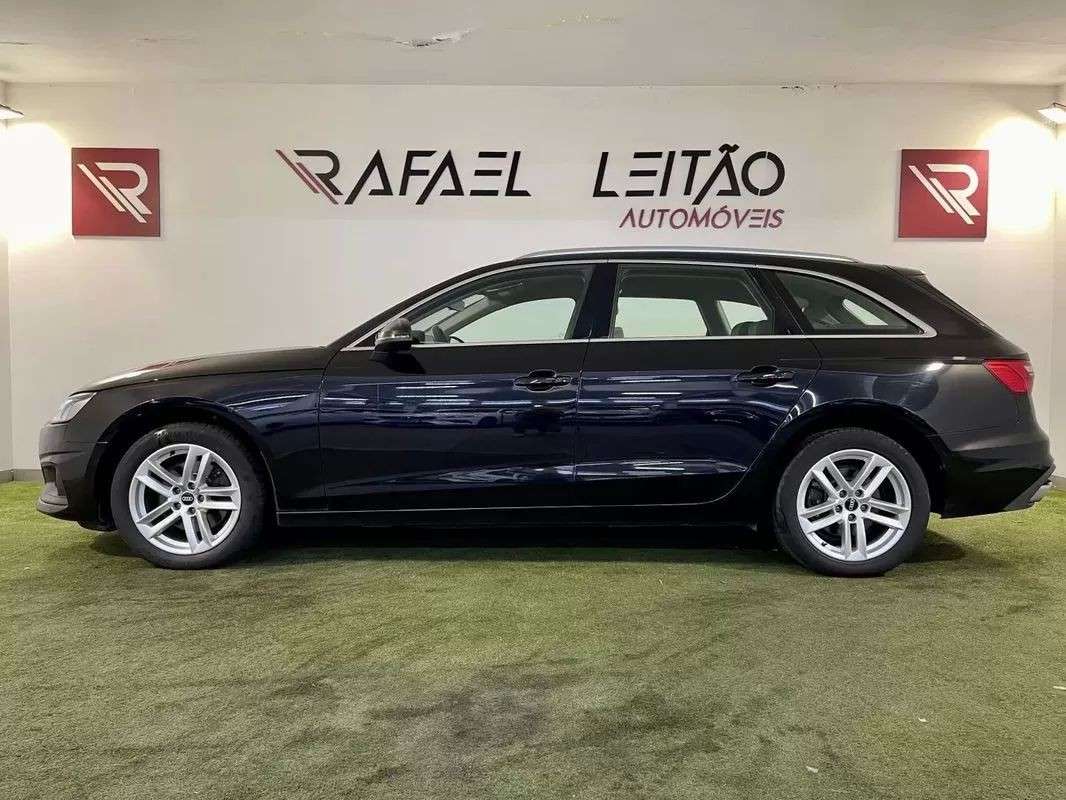 audi-a4-avant-2022-diesel-1968cc