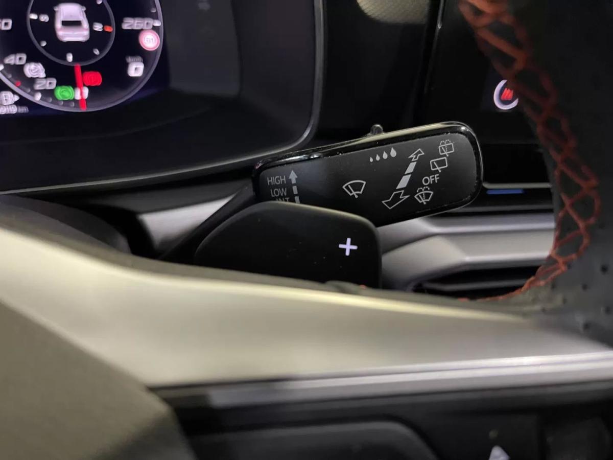 seat-leon-st-2021-hibrido-1395cc