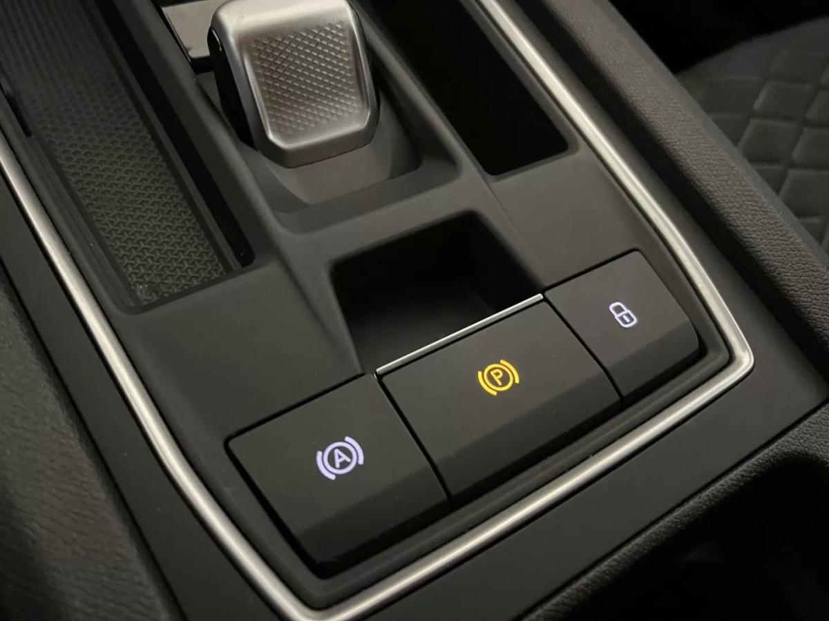 seat-leon-st-2021-hibrido-1395cc
