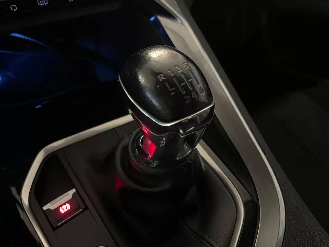 peugeot-3008-2022-diesel-1499cc