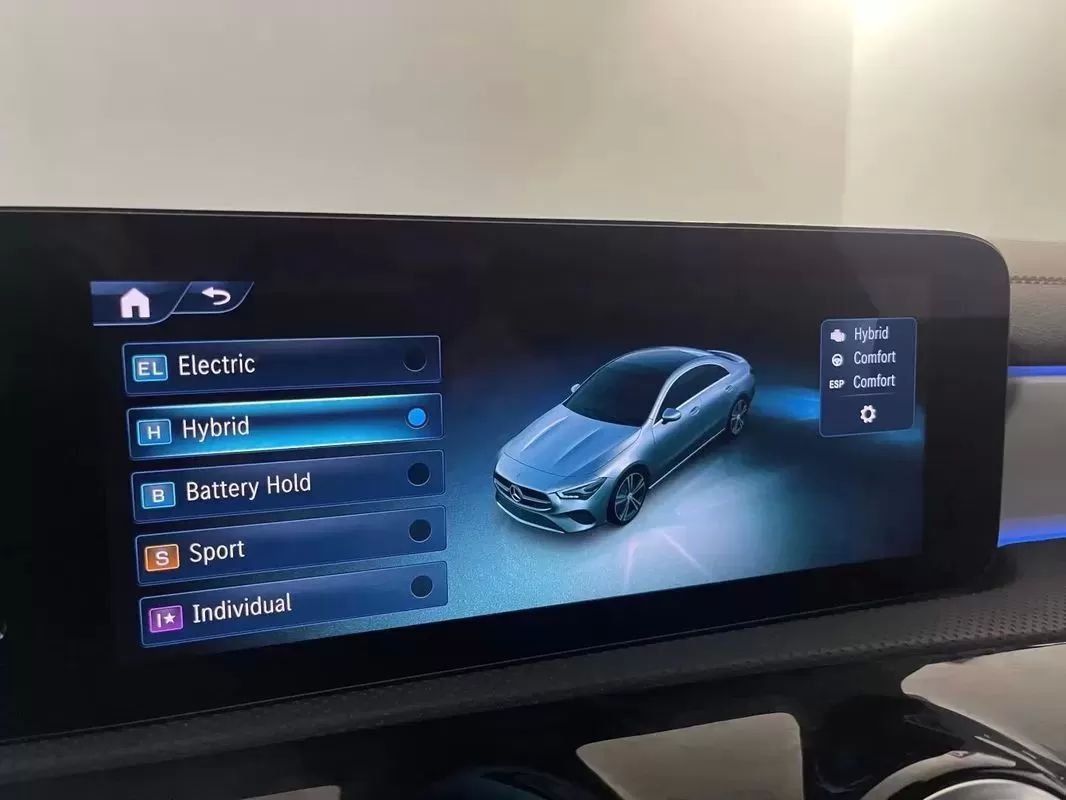 mercedes-benz-cla-2025-hibrido-1332cc
