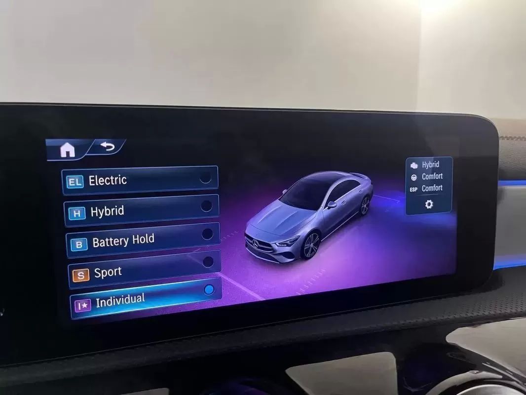 mercedes-benz-cla-2025-hibrido-1332cc