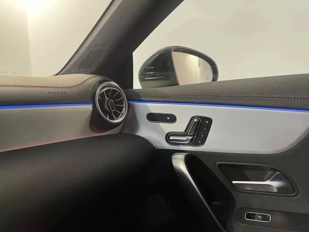 mercedes-benz-cla-2025-hibrido-1332cc