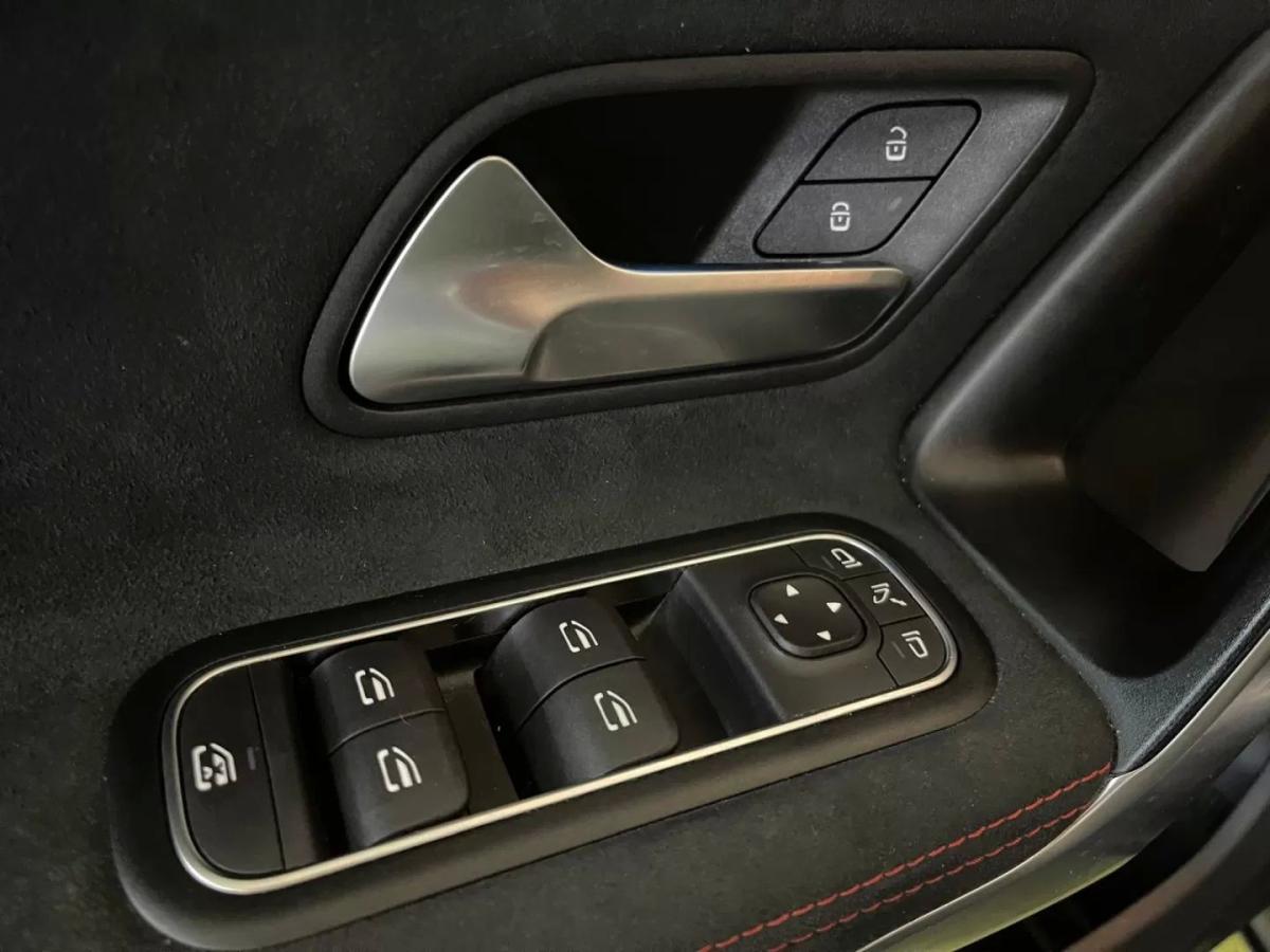 mercedes-benz-cla-2025-hibrido-1332cc